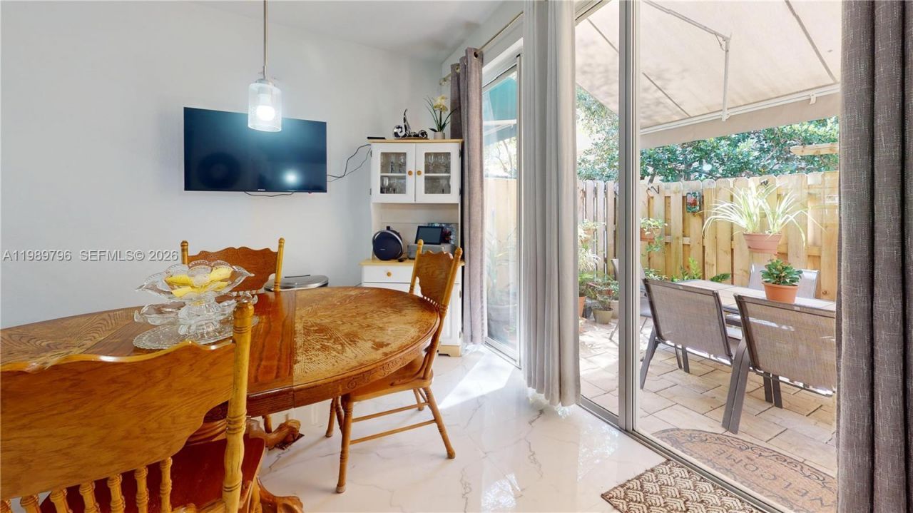 809 NW 170th Ter , Unit 26, Pembroke Pines, FL 33028 Photo