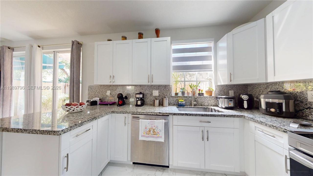 809 NW 170th Ter , Unit 26, Pembroke Pines, FL 33028 Photo