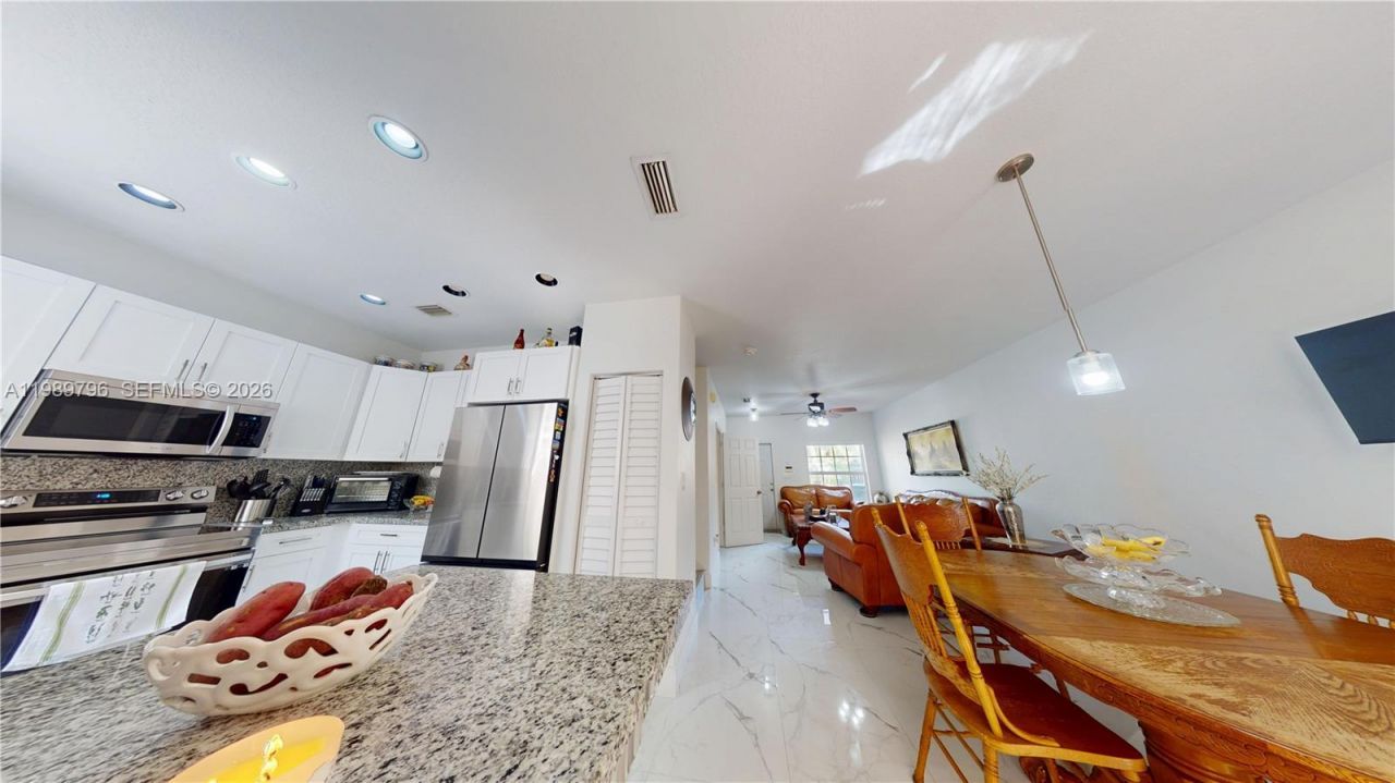 809 NW 170th Ter , Unit 26, Pembroke Pines, FL 33028 Photo