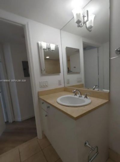 20000 E Country Club Dr , Unit 201, Aventura, FL 33180 Photo