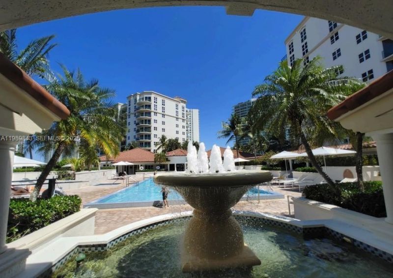 20000 E Country Club Dr , Unit 201, Aventura, FL 33180 Photo