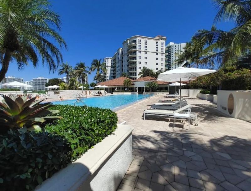 20000 E Country Club Dr , Unit 201, Aventura, FL 33180 Photo