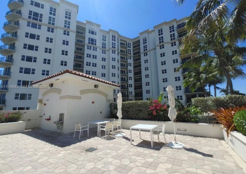 20000 E Country Club Dr , Unit 201, Aventura, FL 33180 Photo
