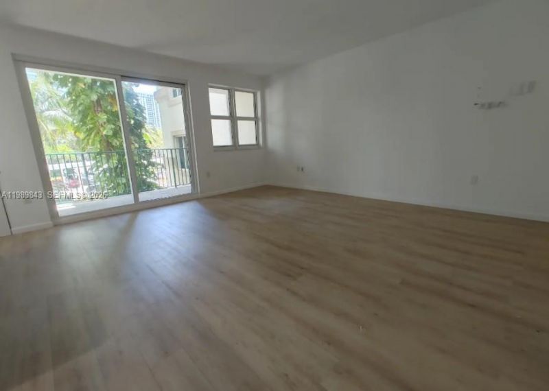 20000 E Country Club Dr , Unit 201, Aventura, FL 33180 Photo