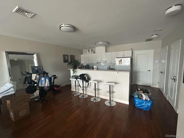 425 New York Avenue, Huntington, NY 11743