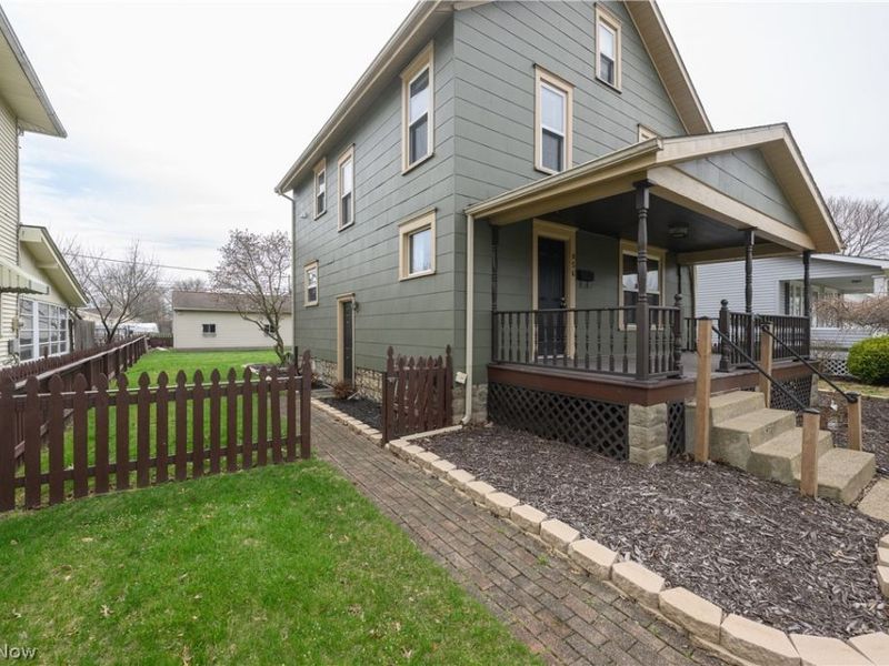 856 Baker Avenue NW, New Philadelphia, OH 44663 Photo 2