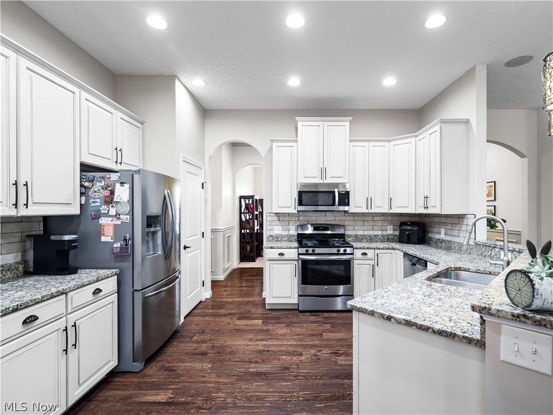 8898 Harvest Ridge Way, North Ridgeville, OH 44039 Photo 9