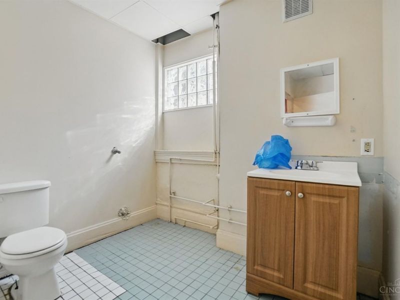 64 E McMicken Avenue, Cincinnati, OH 45202 Photo 7