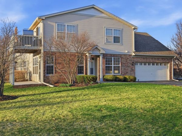 1586 Millbrook Drive , Algonquin, IL 60102