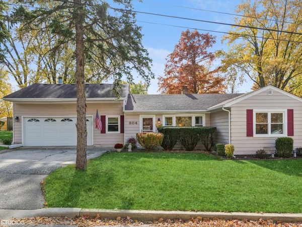 304 Moore Avenue , St. Charles, IL 60174