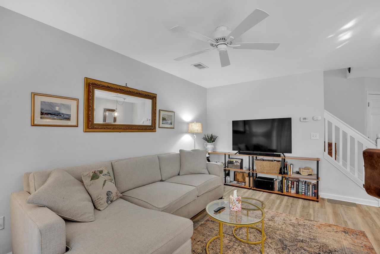 3557 Chestnut Dr.  Photo 13