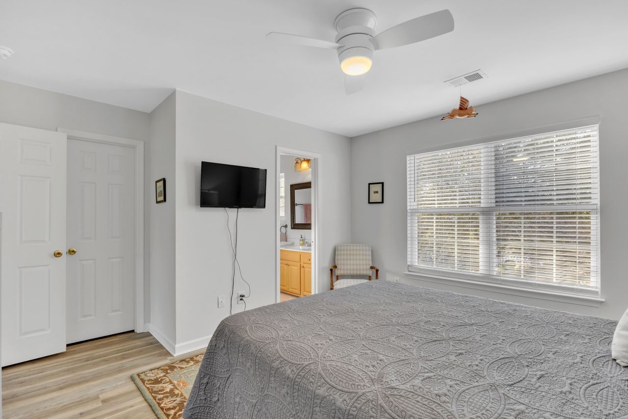 3557 Chestnut Dr.  Photo 23