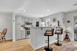 3557 Chestnut Dr.  photo 4