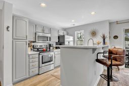 3557 Chestnut Dr.  photo 4