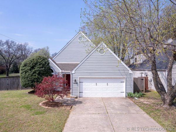 10018 S Maplewood Avenue , Tulsa, OK 74137