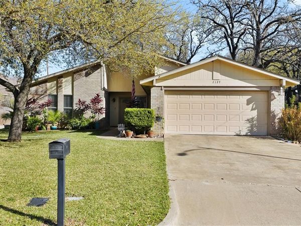 2127 Holt Road, Arlington, TX 76006
