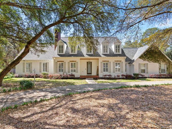 2624 Edgewater Drive, Niceville, FL 32578