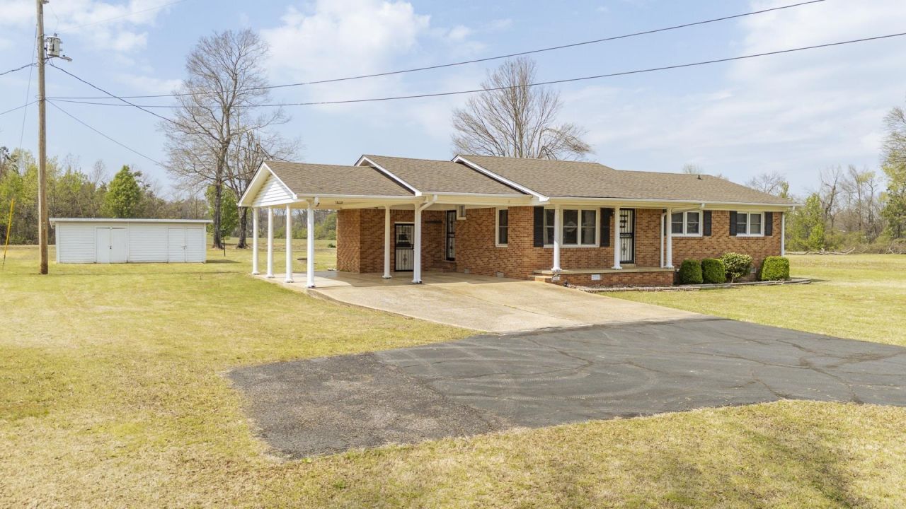 203 Pilgrims Rest Rd, Savannah, TN 38372 Main Photo