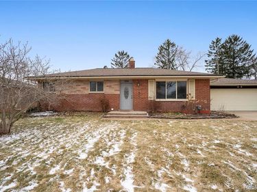 1339 Edgeorge Street, Waterford Twp, MI 48327