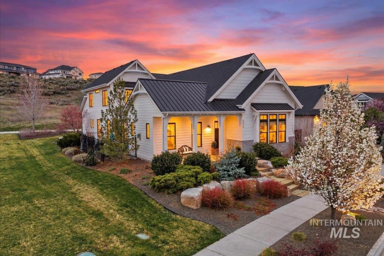 3873 W Hidden Springs Dr, Boise, ID 83714 Main Photo