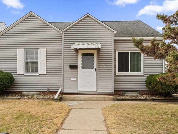 2111 Inglewood Place, South Bend, IN 46616