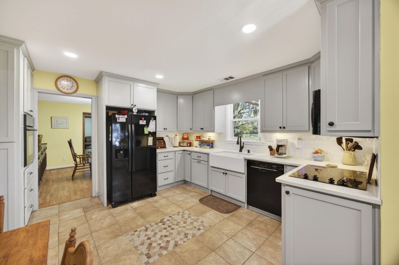 4715 Hwy 165 Photo 11