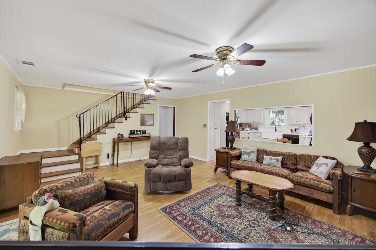 4715 Hwy 165 Photo 16