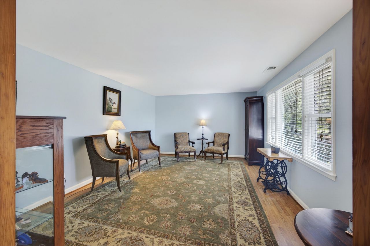 4715 Hwy 165 Photo 6