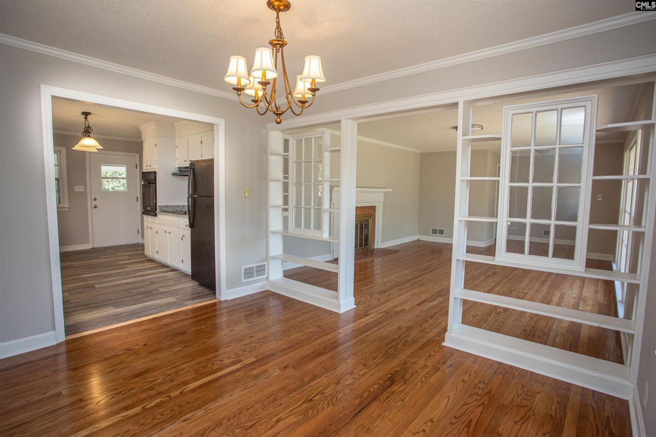 1110 Roberts Street  Photo 11