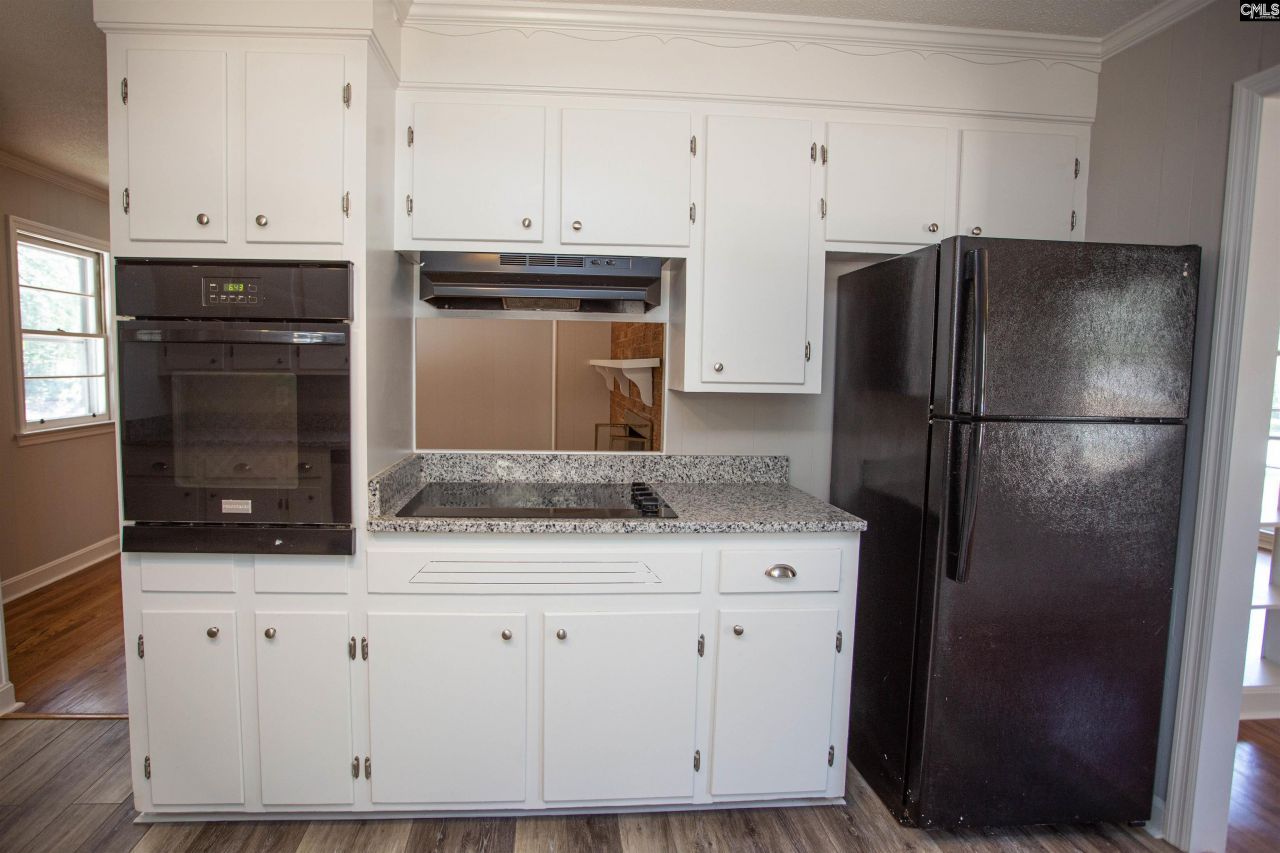 1110 Roberts Street  Photo 15