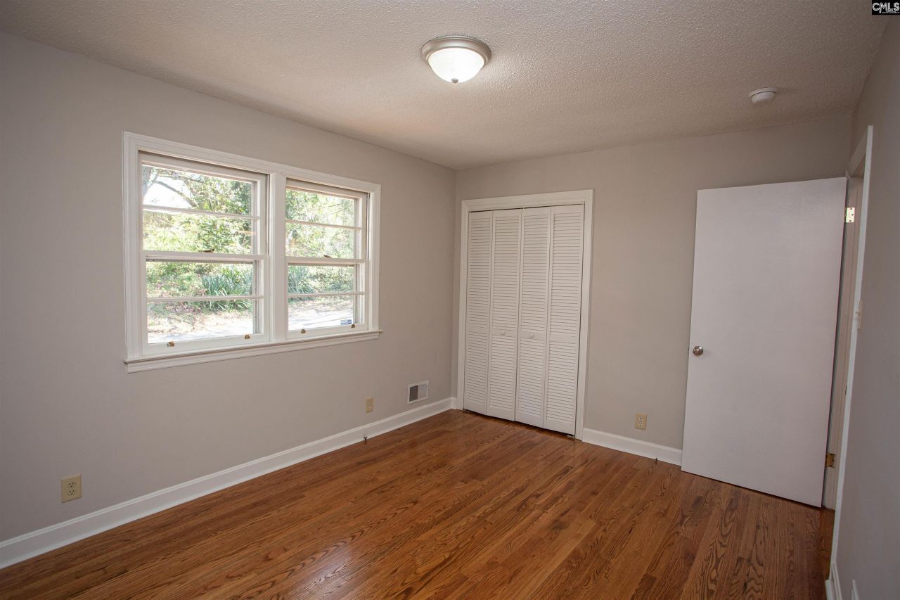 1110 Roberts Street  Photo 18