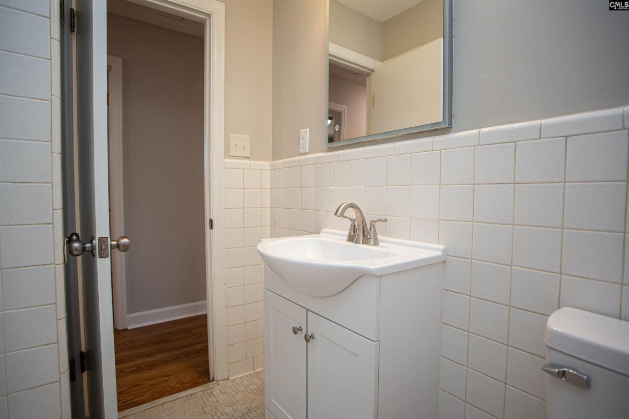 1110 Roberts Street  Photo 21