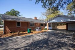 1110 Roberts Street  photo 4