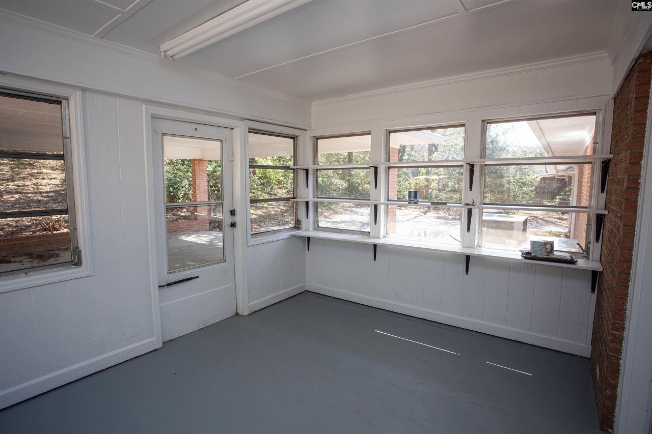 1110 Roberts Street  Photo 30