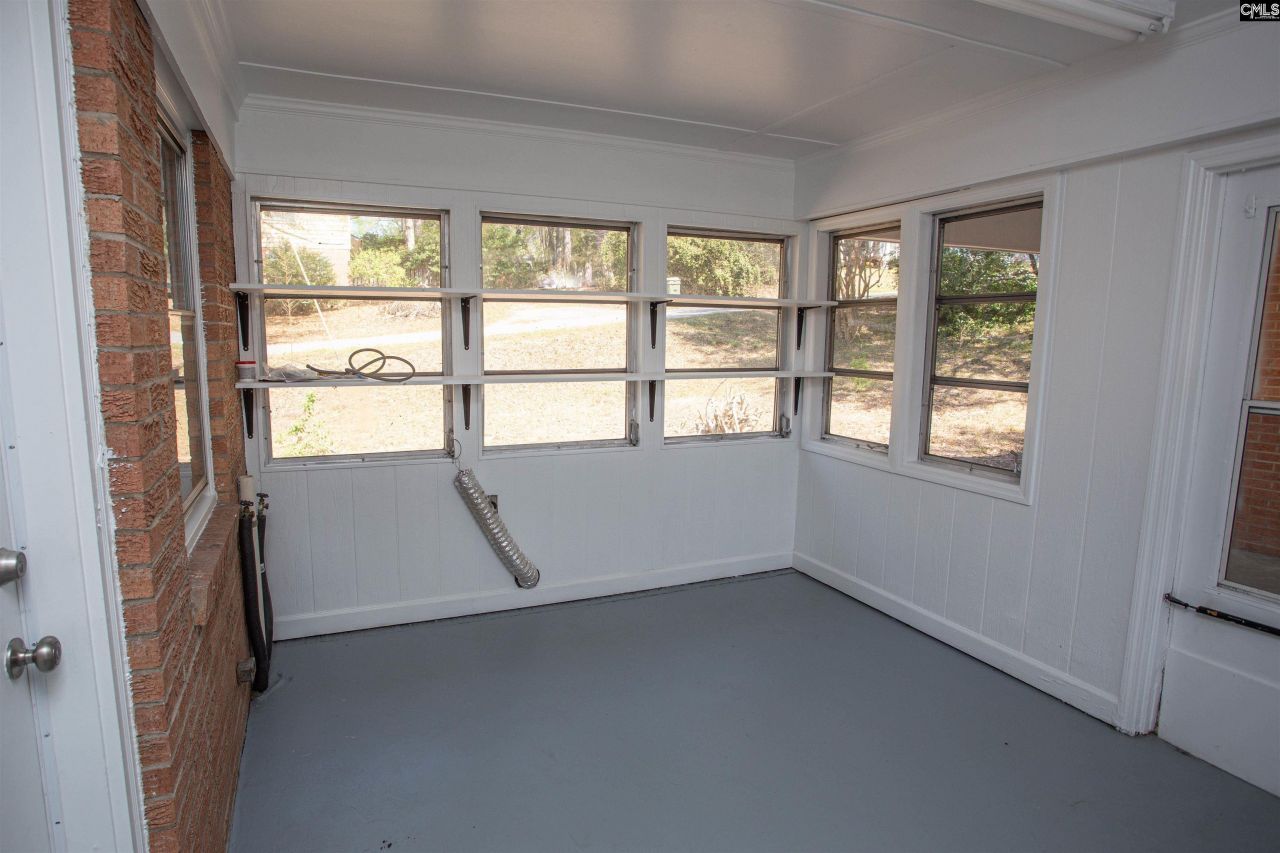 1110 Roberts Street  Photo 31