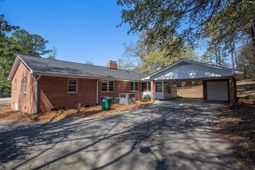 1110 Roberts Street  photo 4