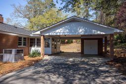 1110 Roberts Street  photo 4