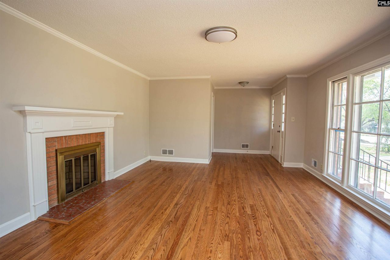 1110 Roberts Street  Photo 8