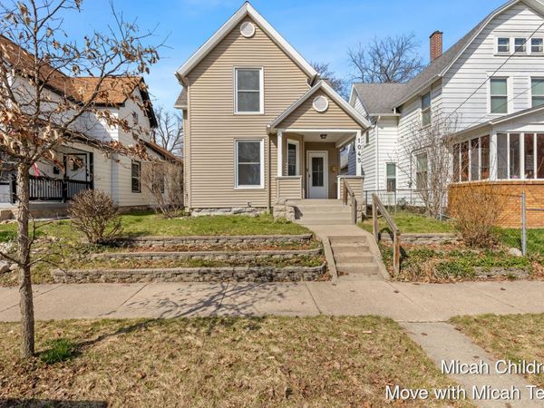 1045 Jackson Street NW, Grand Rapids, MI 49504