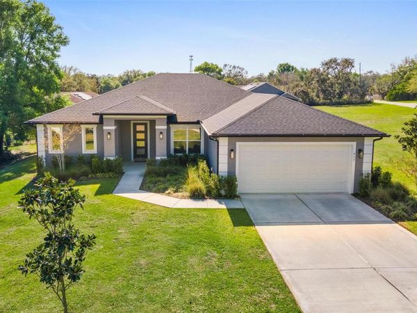 415 N DIXIE DRIVE , HOWEY IN THE HILLS, FL 34737