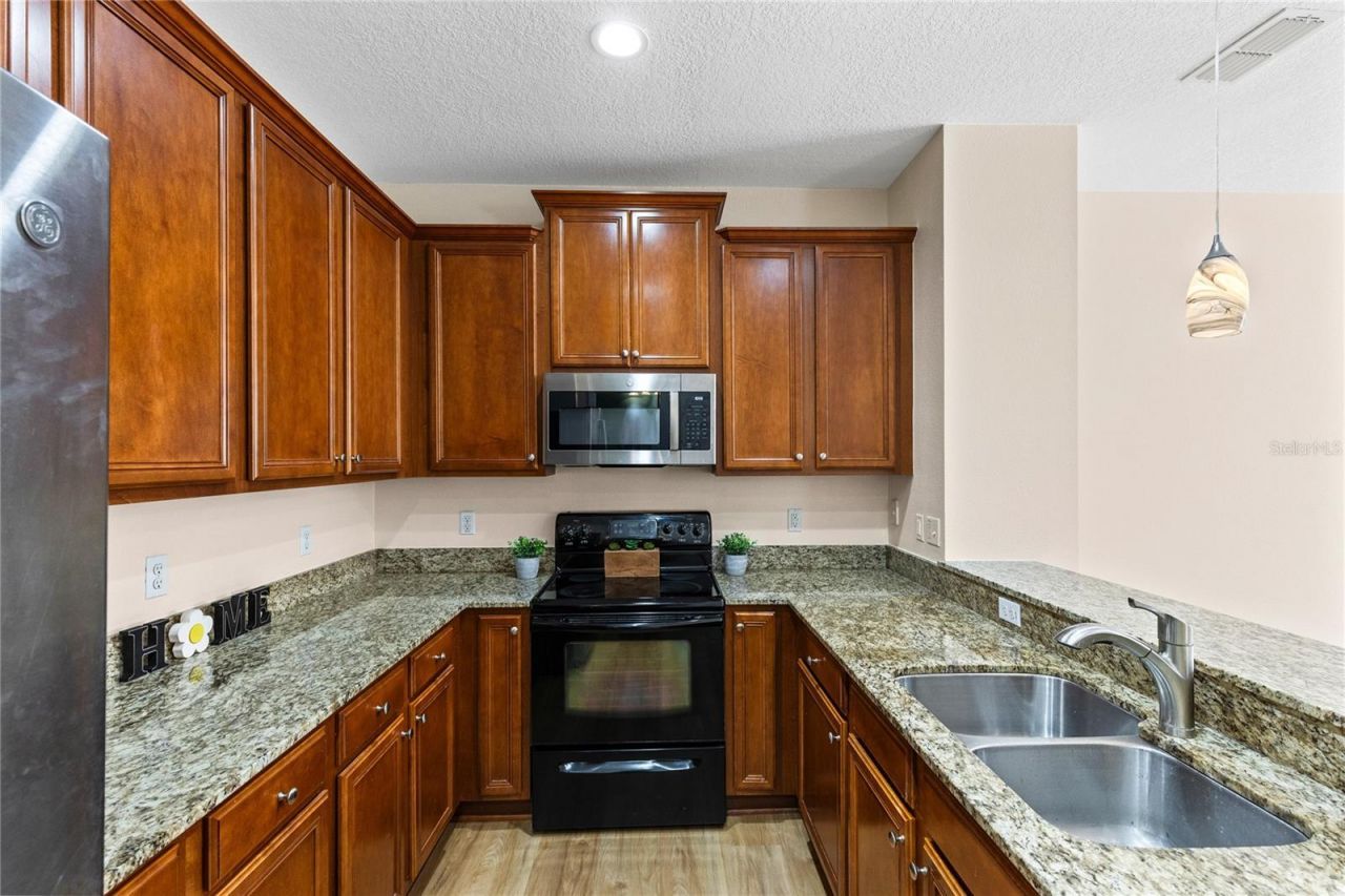 220 Maplebrook Drive , Altamonte Springs, FL 32714 Photo