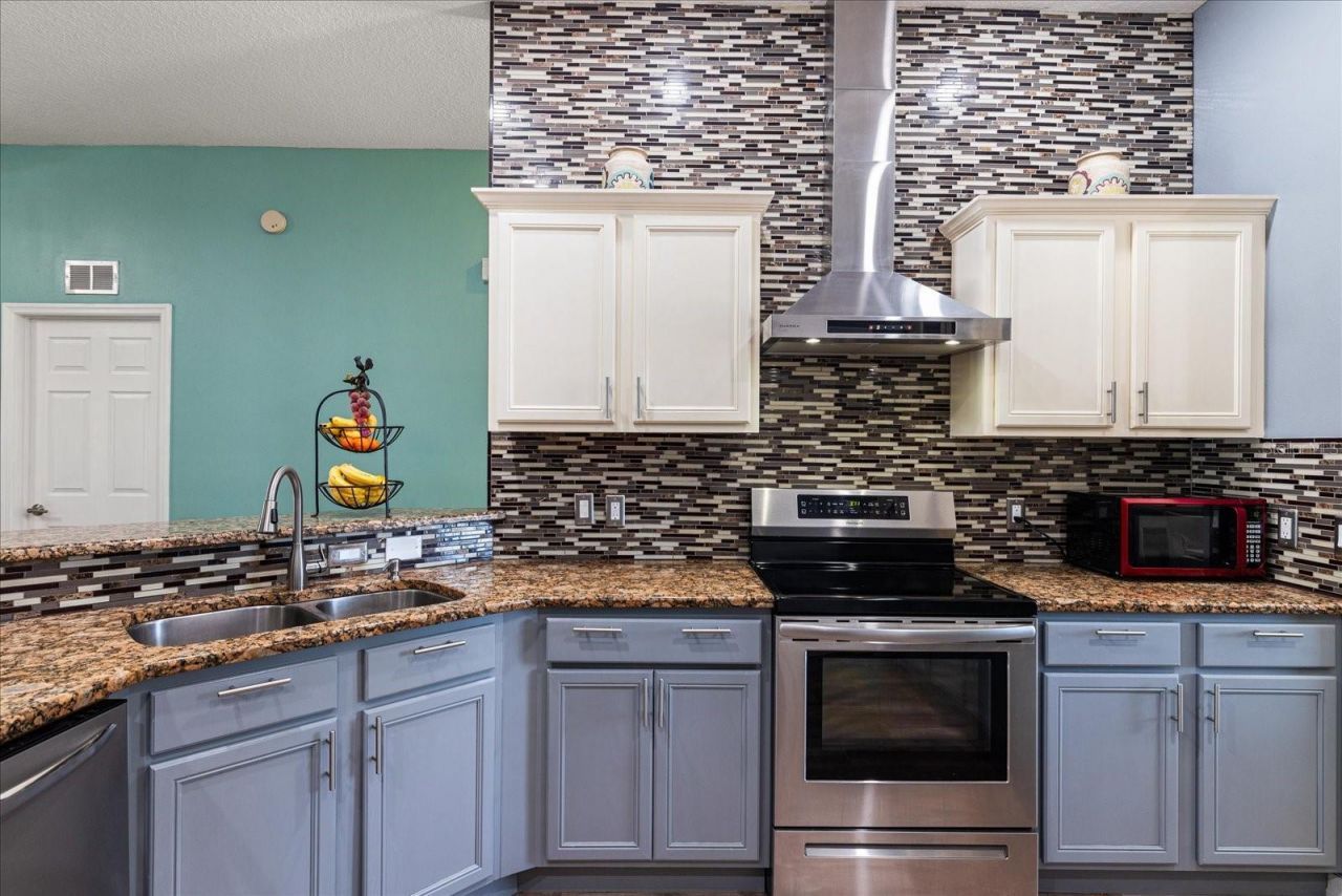 5001 44th Avenue N, Saint Petersburg, FL 33709 Photo