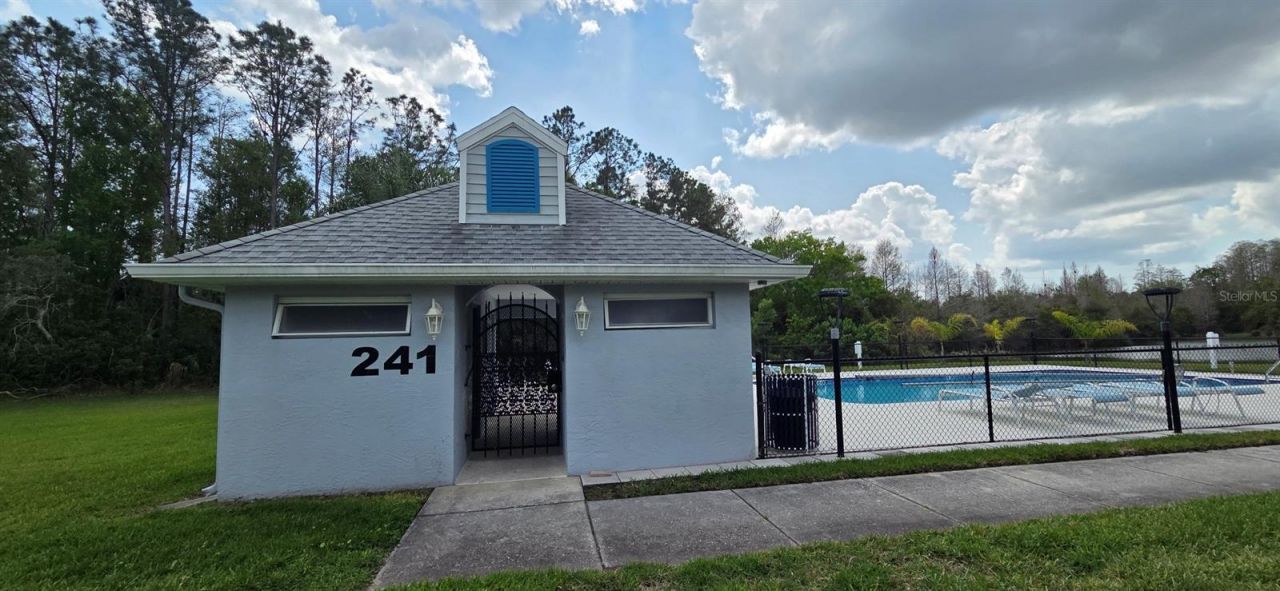 208 Hemingway Drive, Oldsmar, FL 34677 Photo