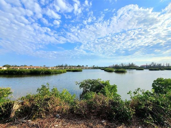 808 SUNCREST DRIVE , NOKOMIS, FL 34275