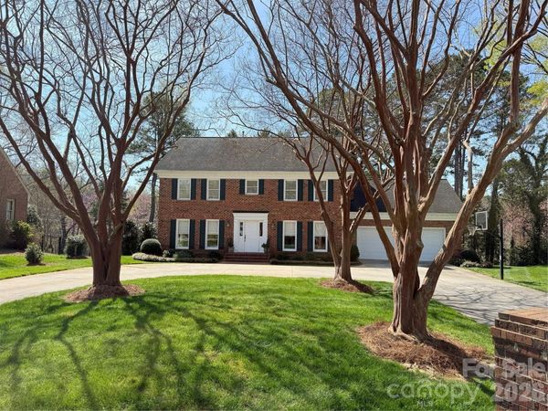 1961 5th Street Lane NW, Hickory, NC 28601