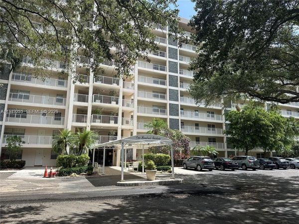 3520 Oaks Way , Unit 407, Pompano Beach, FL 33069