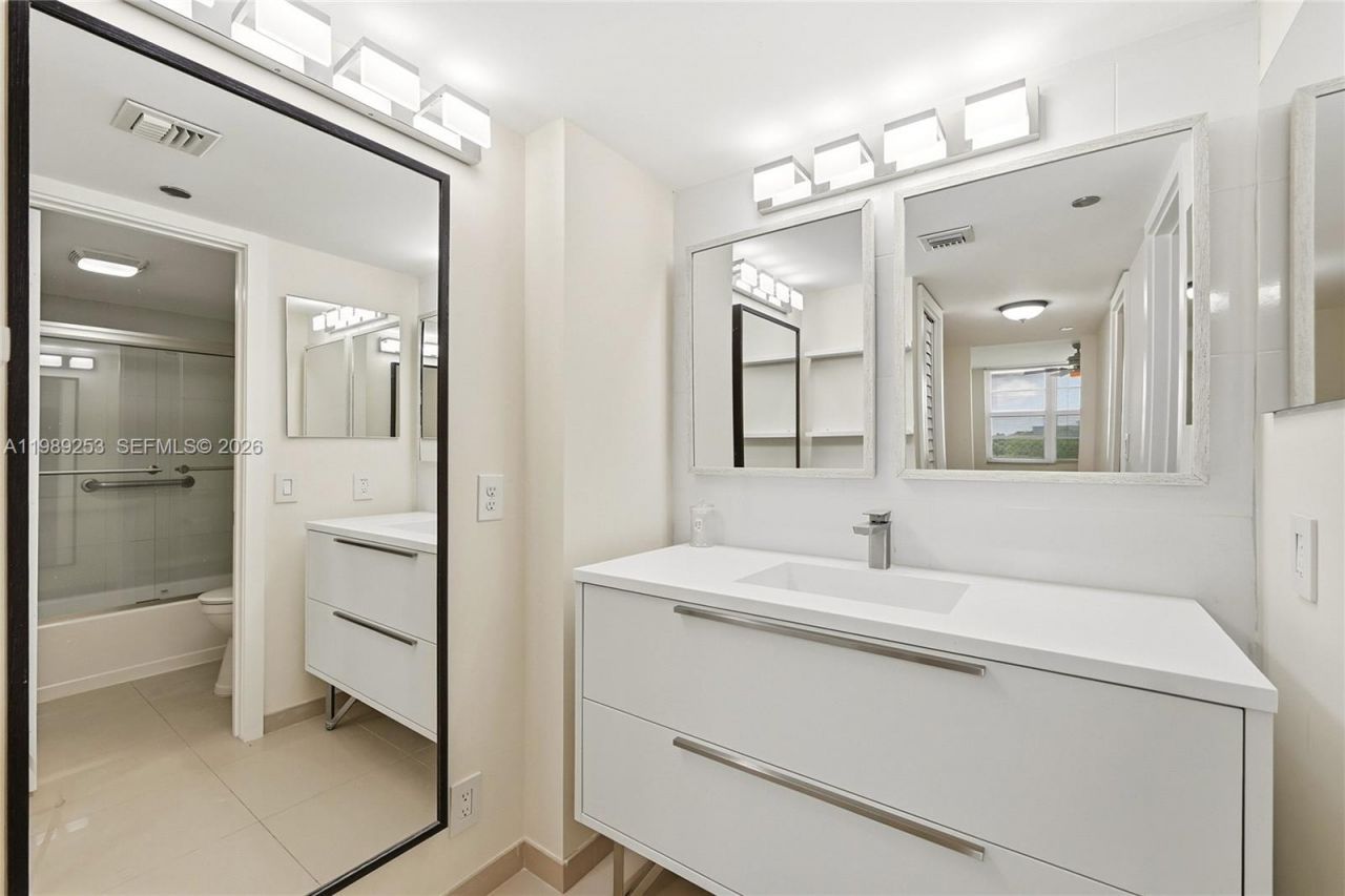 3520 Oaks Way, Unit 407, Pompano Beach, FL 33069 Photo