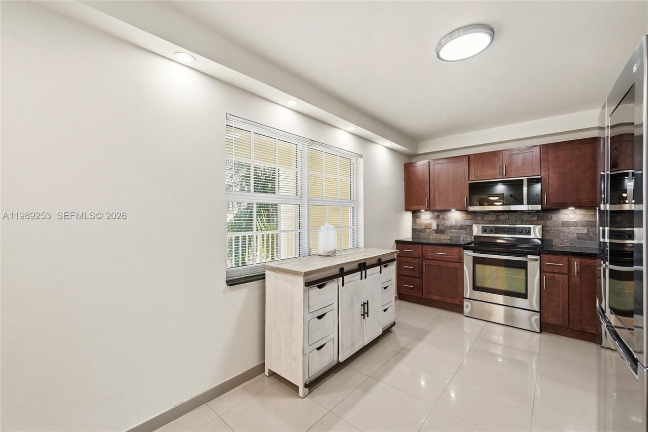 3520 Oaks Way, Unit 407, Pompano Beach, FL 33069 Photo