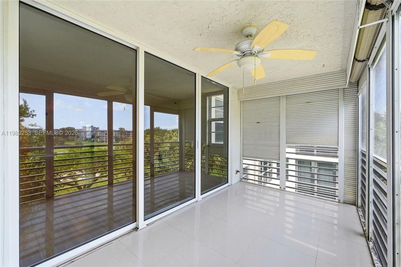3520 Oaks Way, Unit 407, Pompano Beach, FL 33069 Photo