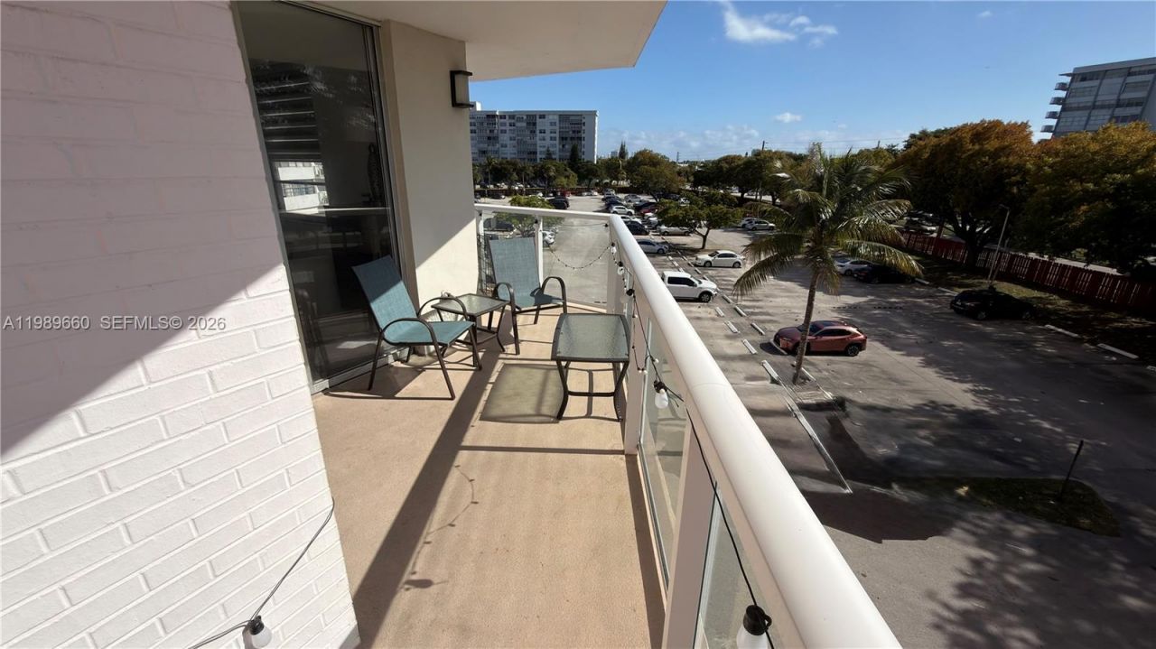 1351 NE Miami Gardens Dr , Unit 325E, Miami, FL 33179 Photo